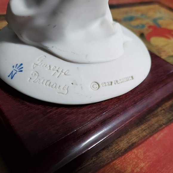 GIUSEPPE ARMANI FIGURINE